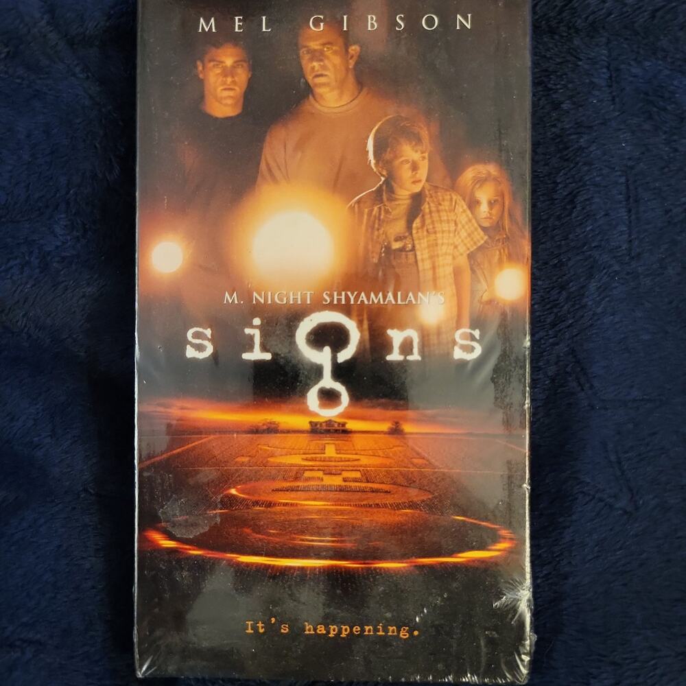 New Sealed 2002 Signs VHS Mel Gibson M. Night Shyamalan Joaquin Phoenix